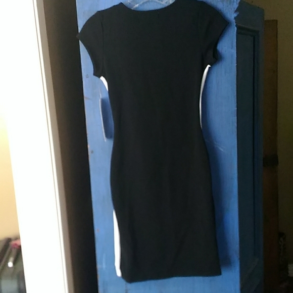 Almost Famous Junior Dress - Picture 3 of 3